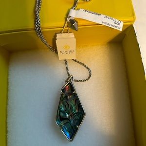 Blue Kendra Scott pendant necklace NWT